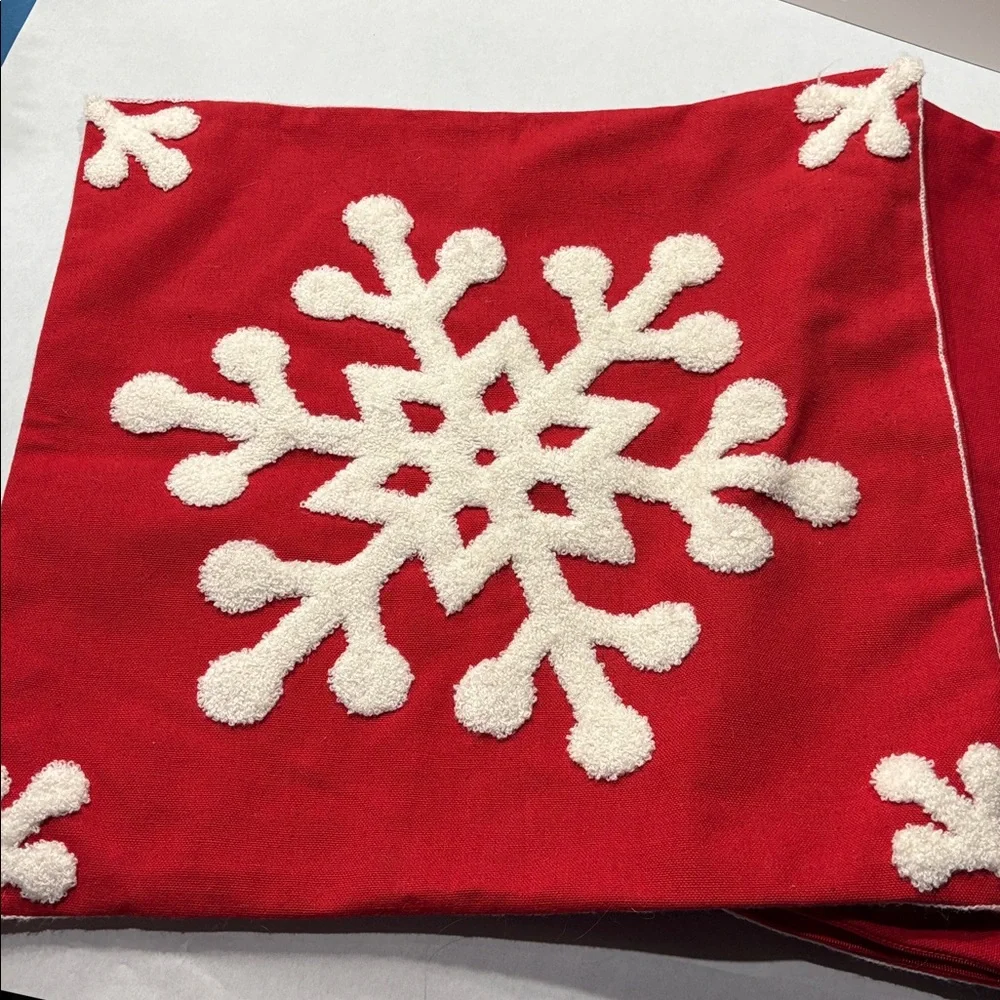 3 SAFAVIEH Boucle Snowflake Let it Snow 18 x18 Red Festive Holiday Pillow Covers